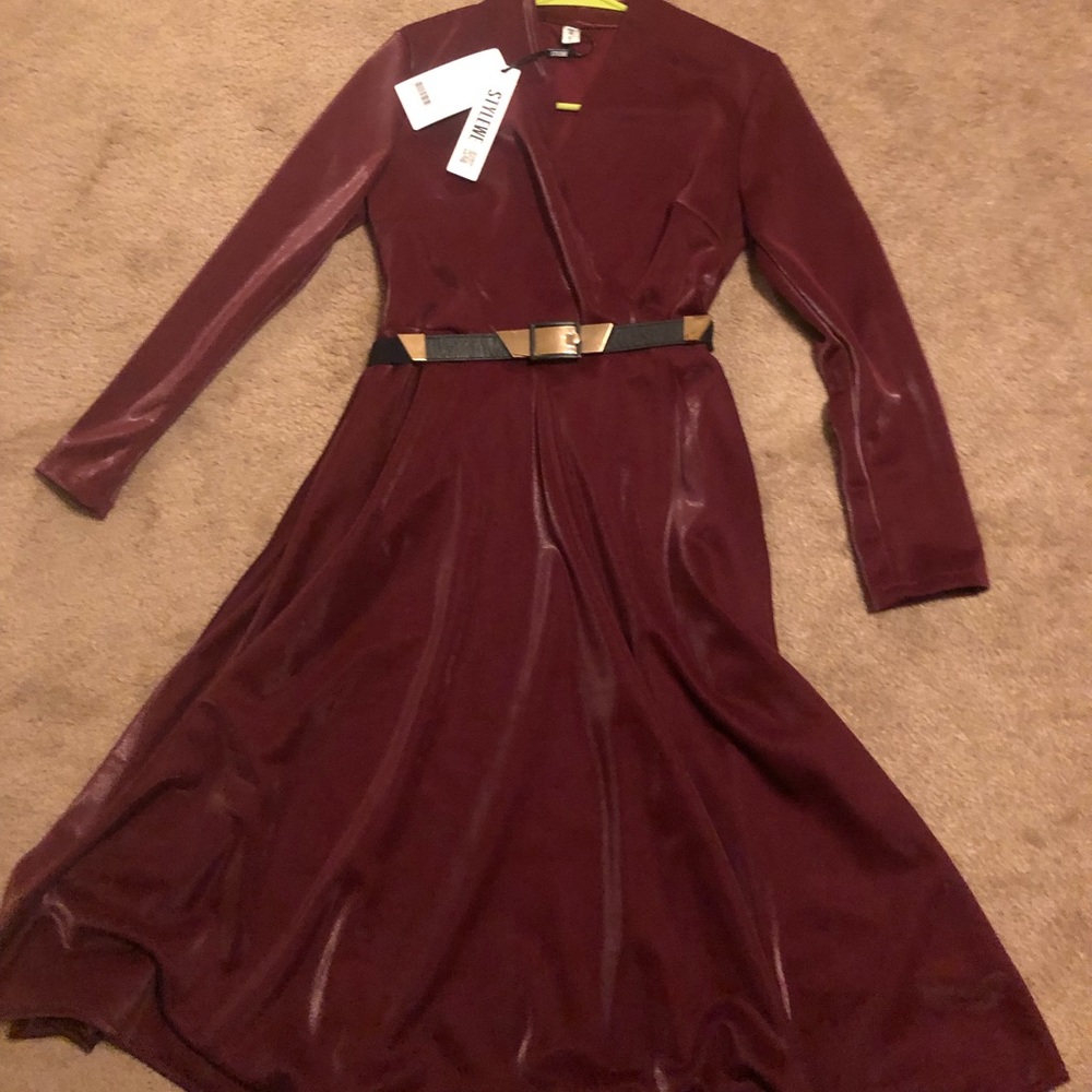 Cute midi dress with belt
